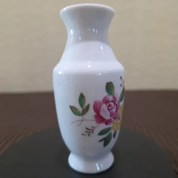 Vintage Made in China Miniature Flower Transfer Design White Vase - Picture 7 of 12
